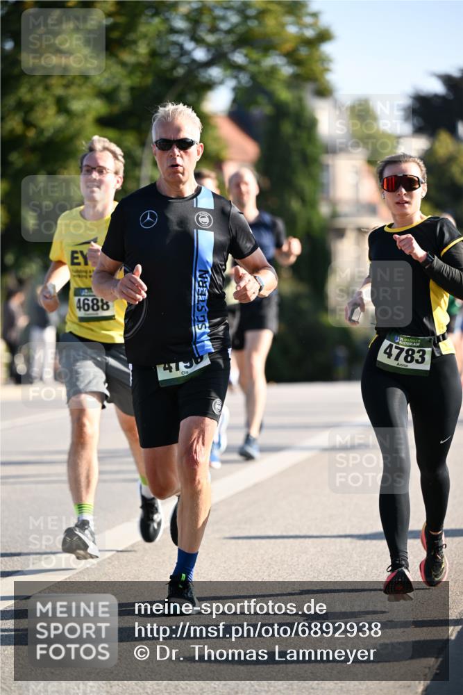01.09.2024 - BARMER Alsterlauf Dr. Thomas Lammeyer http://msf.ph/oto/6892938 01.09.2024 09:26:10 Laufen 4688, 4756, 4783 meine-sportfotos.de