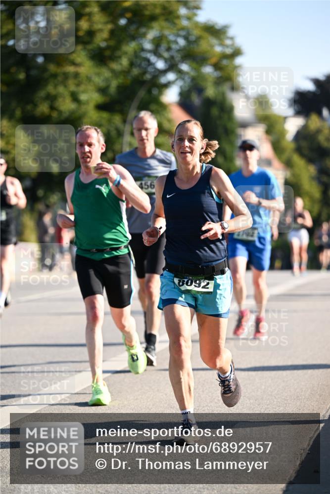 01.09.2024 - BARMER Alsterlauf Dr. Thomas Lammeyer http://msf.ph/oto/6892957 01.09.2024 09:26:14 Laufen 456, 135, 8092, 2702 meine-sportfotos.de