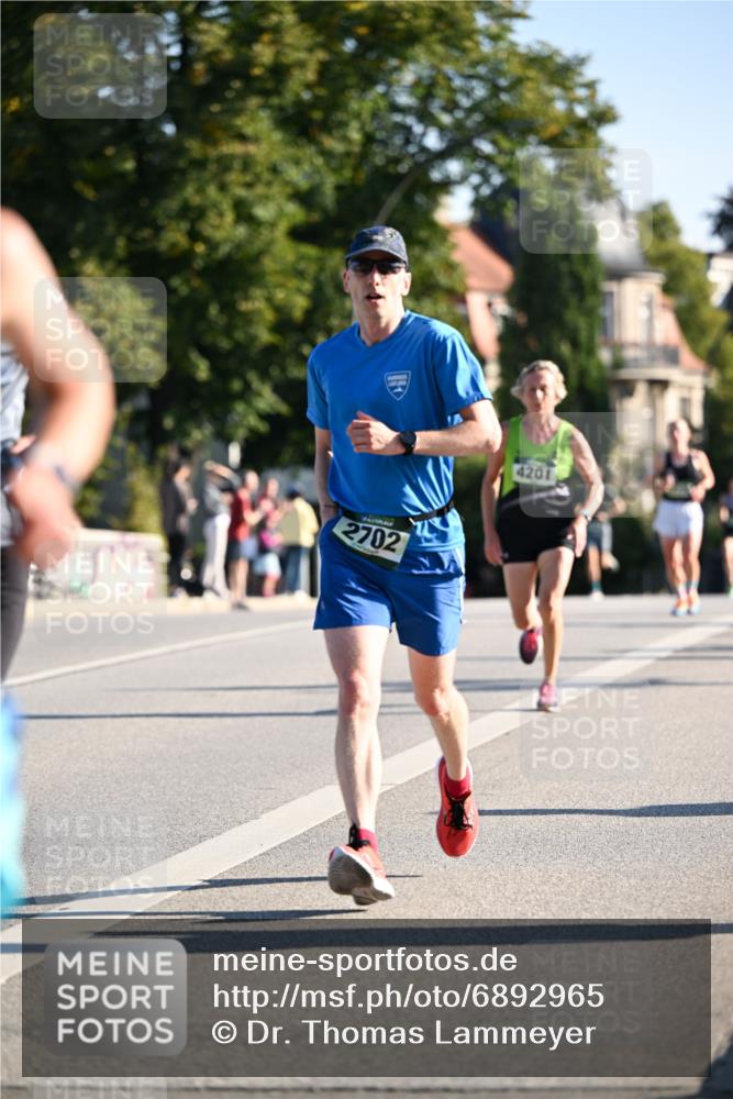 01.09.2024 - BARMER Alsterlauf Dr. Thomas Lammeyer http://msf.ph/oto/6892965 01.09.2024 09:26:16 Laufen 2702, 4201 meine-sportfotos.de