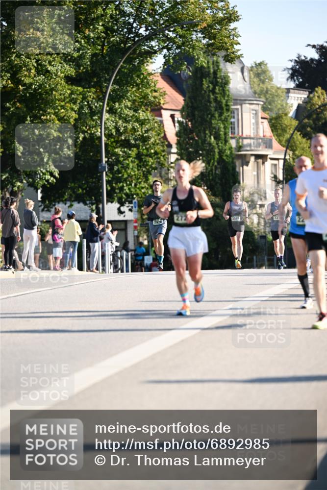 01.09.2024 - BARMER Alsterlauf Dr. Thomas Lammeyer http://msf.ph/oto/6892985 01.09.2024 09:26:19 Laufen 2926, 3597, 337, 22 meine-sportfotos.de
