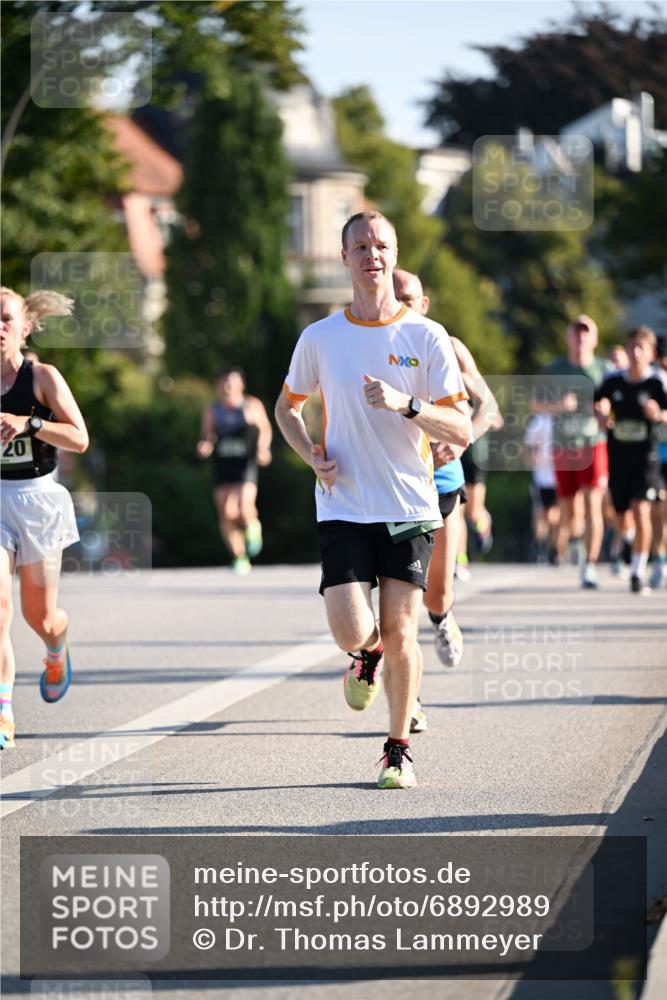 01.09.2024 - BARMER Alsterlauf Dr. Thomas Lammeyer http://msf.ph/oto/6892989 01.09.2024 09:26:20 Laufen 20 meine-sportfotos.de