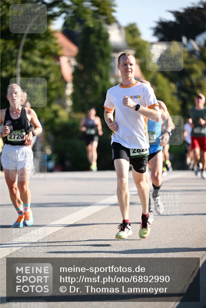 01.09.2024 - BARMER Alsterlauf Dr. Thomas Lammeyer http://msf.ph/oto/6892990 01.09.2024 09:26:20 Laufen 2720, 202, 63 meine-sportfotos.de