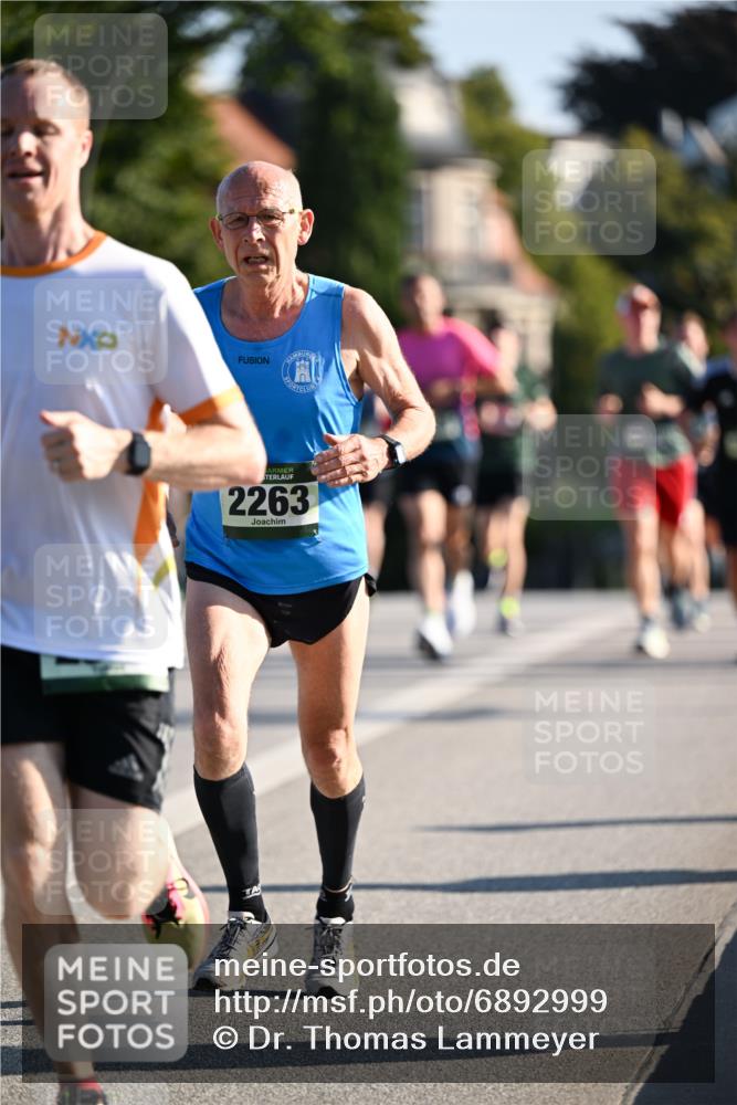 01.09.2024 - BARMER Alsterlauf Dr. Thomas Lammeyer http://msf.ph/oto/6892999 01.09.2024 09:26:22 Laufen 2263 meine-sportfotos.de