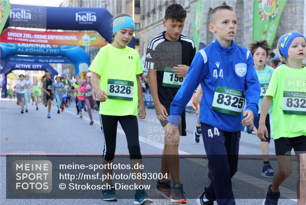 01.09.2024 - BARMER Alsterlauf Strokosch-Dieckow http://msf.ph/oto/6893004 01.09.2024 10:52:30 Ziel 152, 156, 167, 186, 196, 203, 216, 221, 231, 242, 246, 249, 252, 269, 270, 278, 279, 293, 301, 315, 321, 327, 341, 350, 354, 361, 367, 375, 376, 382, 388, 8049, 8051, 8308, 8326 meine-sportfotos.de