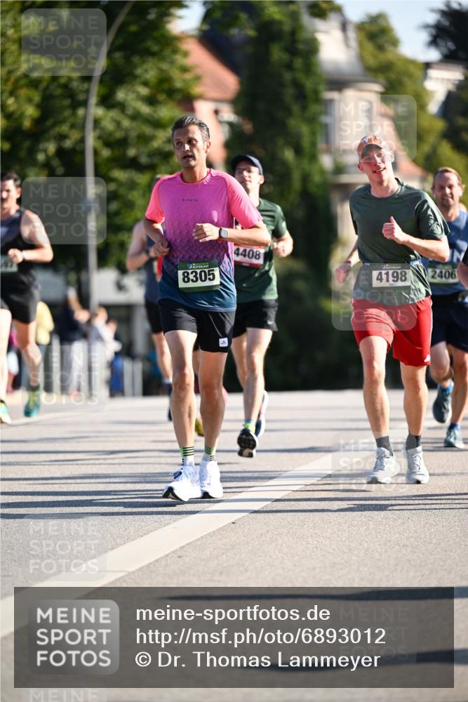 01.09.2024 - BARMER Alsterlauf Dr. Thomas Lammeyer http://msf.ph/oto/6893012 01.09.2024 09:26:24 Laufen 8305, 4408, 2406, 4198 meine-sportfotos.de
