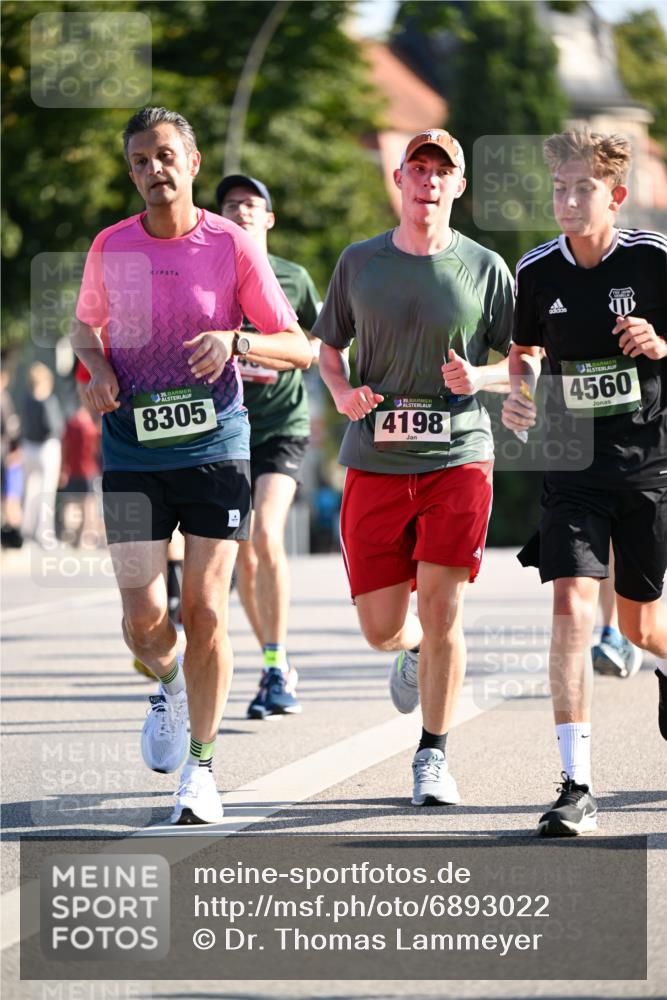 01.09.2024 - BARMER Alsterlauf Dr. Thomas Lammeyer http://msf.ph/oto/6893022 01.09.2024 09:26:25 Laufen 35, 8305, 35, 4198, 35, 4560 meine-sportfotos.de