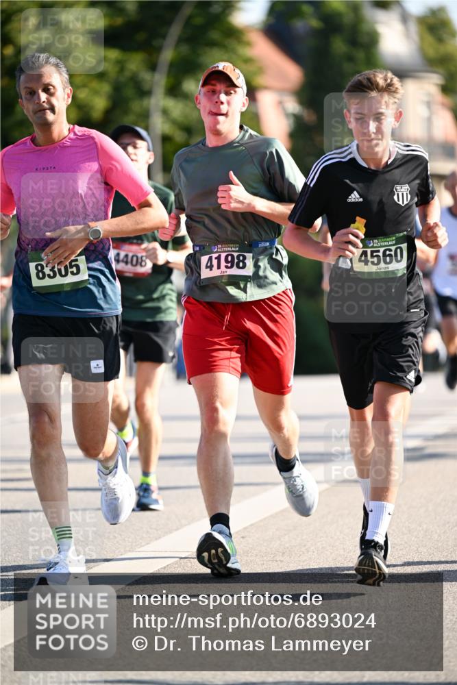 01.09.2024 - BARMER Alsterlauf Dr. Thomas Lammeyer http://msf.ph/oto/6893024 01.09.2024 09:26:25 Laufen 8305, 4408, 35, 4198, 35, 4560 meine-sportfotos.de