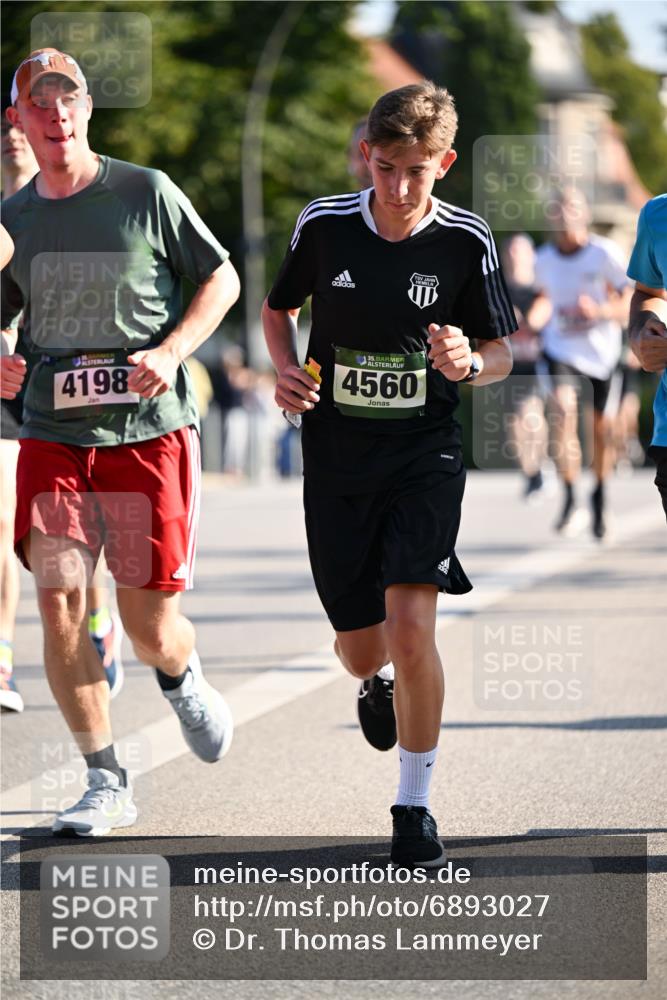 01.09.2024 - BARMER Alsterlauf Dr. Thomas Lammeyer http://msf.ph/oto/6893027 01.09.2024 09:26:26 Laufen 4198, 35, 4560 meine-sportfotos.de