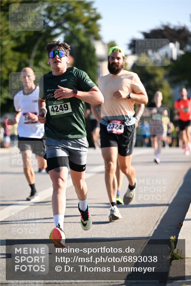 01.09.2024 - BARMER Alsterlauf Dr. Thomas Lammeyer http://msf.ph/oto/6893038 01.09.2024 09:26:28 Laufen 4249, 2324 meine-sportfotos.de