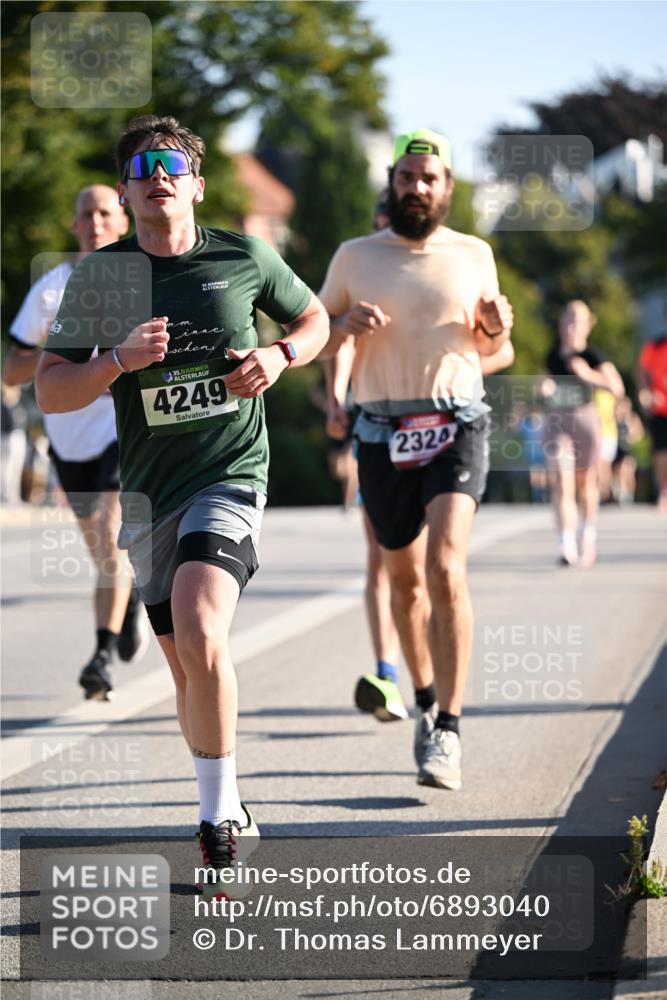 01.09.2024 - BARMER Alsterlauf Dr. Thomas Lammeyer http://msf.ph/oto/6893040 01.09.2024 09:26:29 Laufen 35, 35, 4249, 2324 meine-sportfotos.de