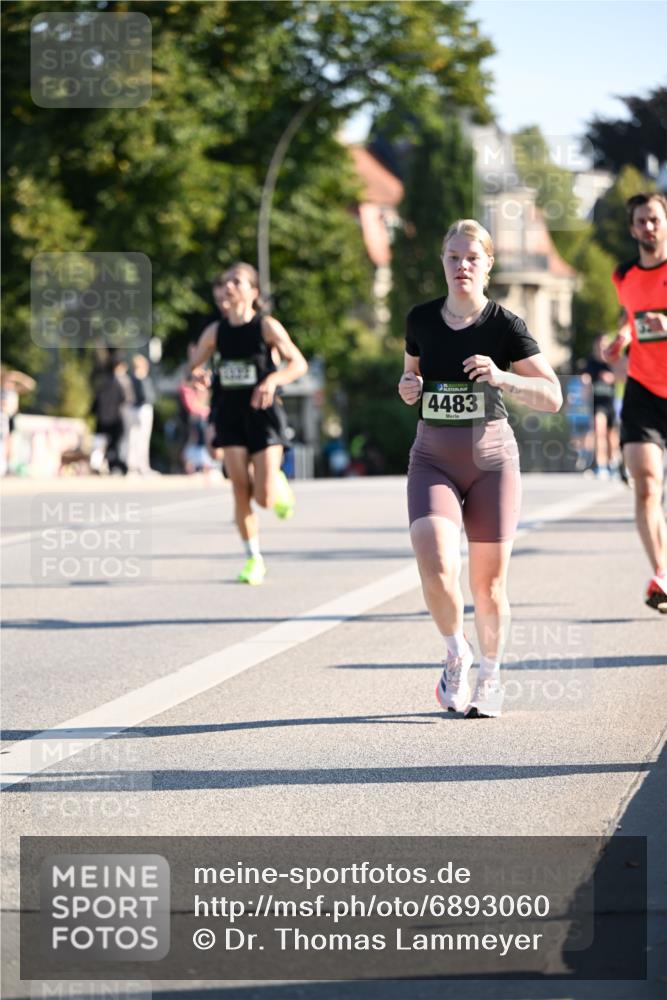 01.09.2024 - BARMER Alsterlauf Dr. Thomas Lammeyer http://msf.ph/oto/6893060 01.09.2024 09:26:32 Laufen 4483 meine-sportfotos.de