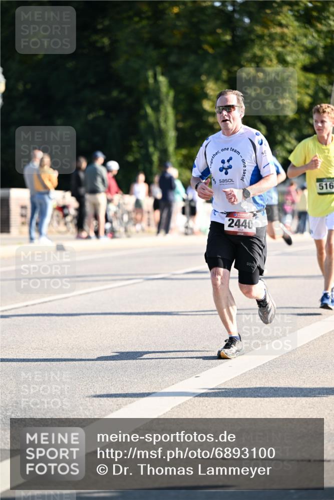 01.09.2024 - BARMER Alsterlauf Dr. Thomas Lammeyer http://msf.ph/oto/6893100 01.09.2024 09:26:37 Laufen 2440, 516 meine-sportfotos.de