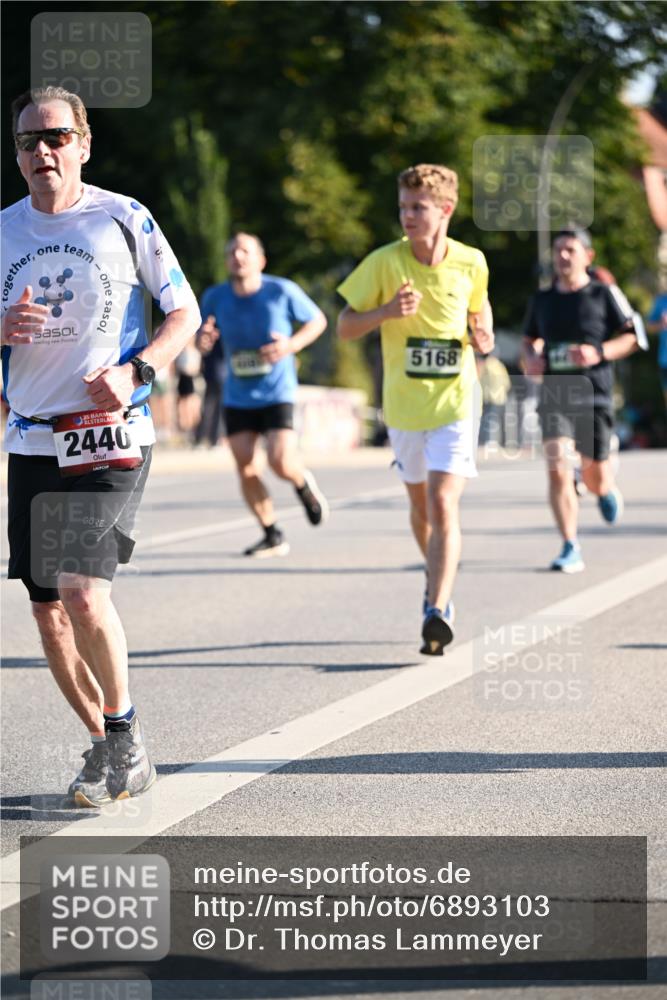 01.09.2024 - BARMER Alsterlauf Dr. Thomas Lammeyer http://msf.ph/oto/6893103 01.09.2024 09:26:38 Laufen 135, 2440, 5168 meine-sportfotos.de