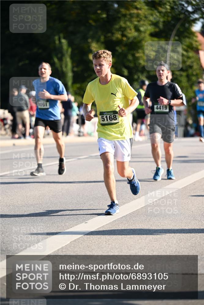 01.09.2024 - BARMER Alsterlauf Dr. Thomas Lammeyer http://msf.ph/oto/6893105 01.09.2024 09:26:39 Laufen 1091, 5168, 4419 meine-sportfotos.de