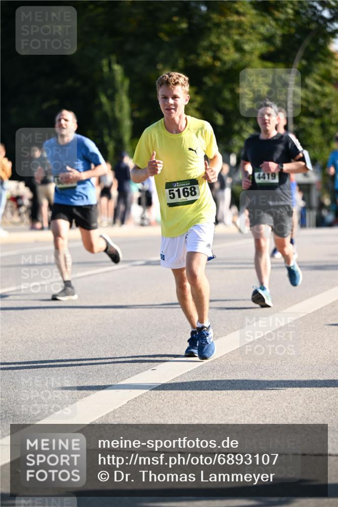 01.09.2024 - BARMER Alsterlauf Dr. Thomas Lammeyer http://msf.ph/oto/6893107 01.09.2024 09:26:39 Laufen 5168, 4419 meine-sportfotos.de