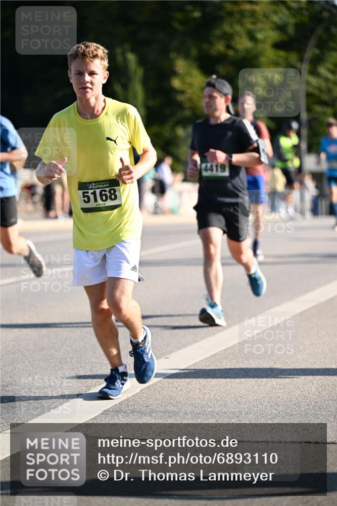 01.09.2024 - BARMER Alsterlauf Dr. Thomas Lammeyer http://msf.ph/oto/6893110 01.09.2024 09:26:39 Laufen 135, 5168, 4419 meine-sportfotos.de