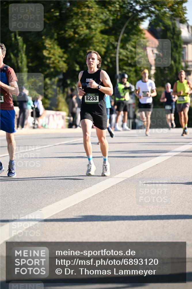 01.09.2024 - BARMER Alsterlauf Dr. Thomas Lammeyer http://msf.ph/oto/6893120 01.09.2024 09:26:41 Laufen 8233 meine-sportfotos.de