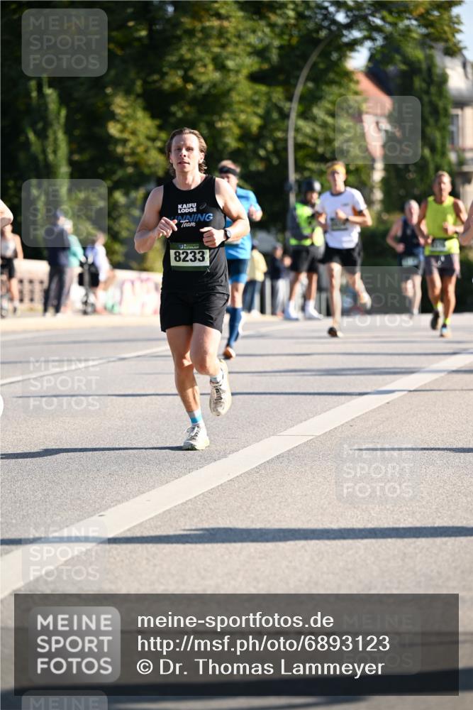 01.09.2024 - BARMER Alsterlauf Dr. Thomas Lammeyer http://msf.ph/oto/6893123 01.09.2024 09:26:41 Laufen 8233 meine-sportfotos.de