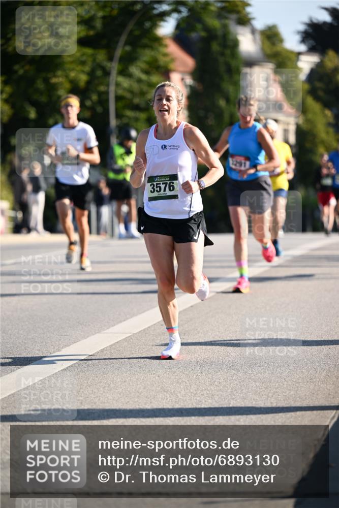 01.09.2024 - BARMER Alsterlauf Dr. Thomas Lammeyer http://msf.ph/oto/6893130 01.09.2024 09:26:43 Laufen 3576 meine-sportfotos.de