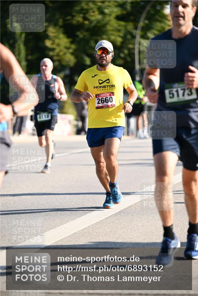 01.09.2024 - BARMER Alsterlauf Dr. Thomas Lammeyer http://msf.ph/oto/6893152 01.09.2024 09:26:46 Laufen 2660, 5173 meine-sportfotos.de