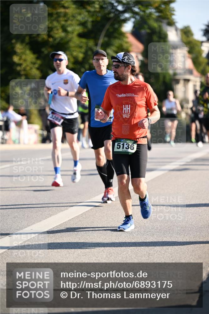 01.09.2024 - BARMER Alsterlauf Dr. Thomas Lammeyer http://msf.ph/oto/6893175 01.09.2024 09:26:49 Laufen 3289, 5136 meine-sportfotos.de