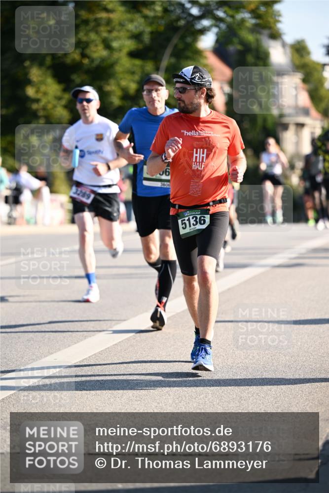 01.09.2024 - BARMER Alsterlauf Dr. Thomas Lammeyer http://msf.ph/oto/6893176 01.09.2024 09:26:49 Laufen 3289, 6, 3606, 30, 5136 meine-sportfotos.de