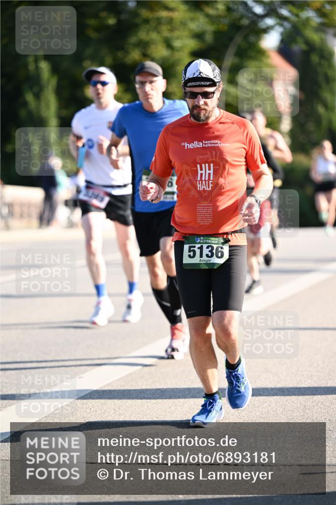 01.09.2024 - BARMER Alsterlauf Dr. Thomas Lammeyer http://msf.ph/oto/6893181 01.09.2024 09:26:50 Laufen 30, 35, 5136 meine-sportfotos.de