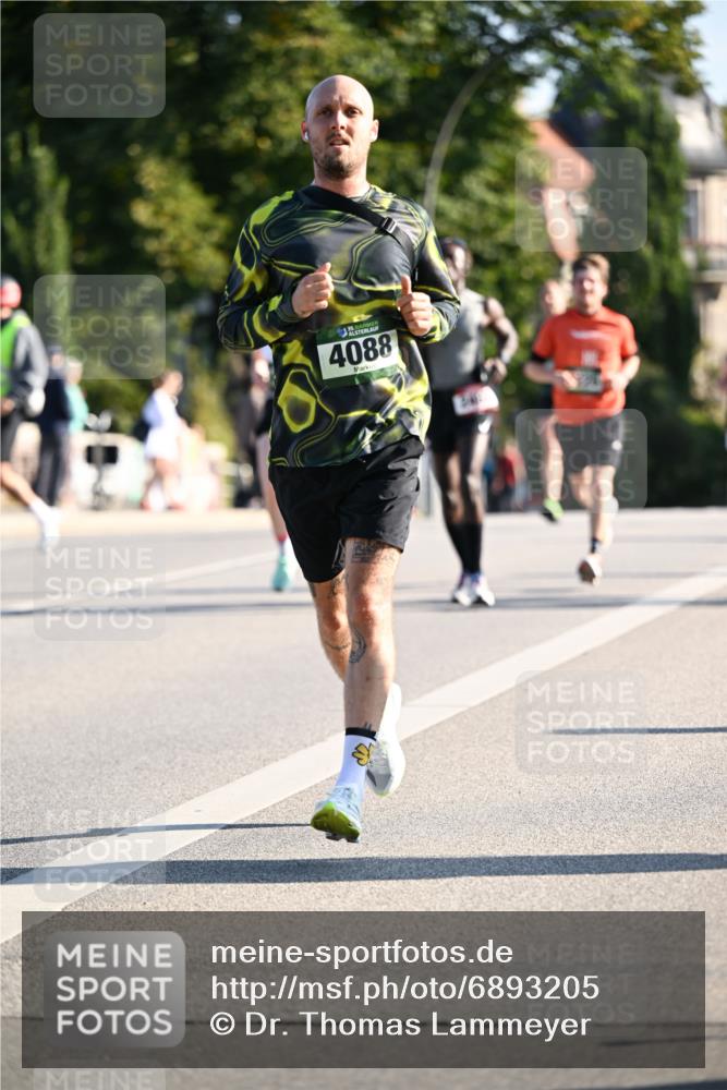 01.09.2024 - BARMER Alsterlauf Dr. Thomas Lammeyer http://msf.ph/oto/6893205 01.09.2024 09:26:54 Laufen 5, 4088 meine-sportfotos.de