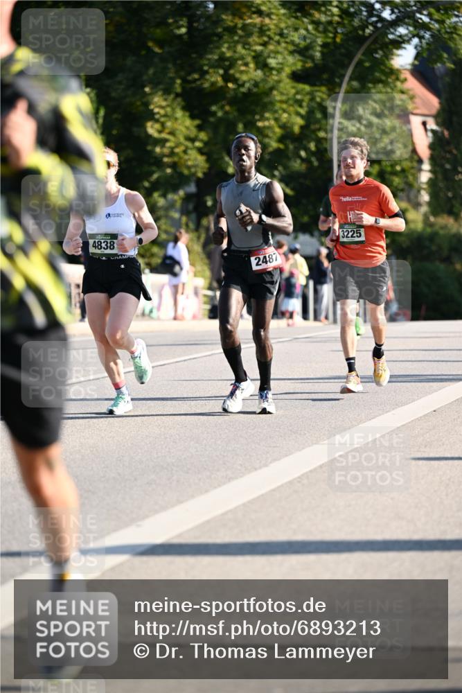 01.09.2024 - BARMER Alsterlauf Dr. Thomas Lammeyer http://msf.ph/oto/6893213 01.09.2024 09:26:55 Laufen 4838, 2487, 3225 meine-sportfotos.de