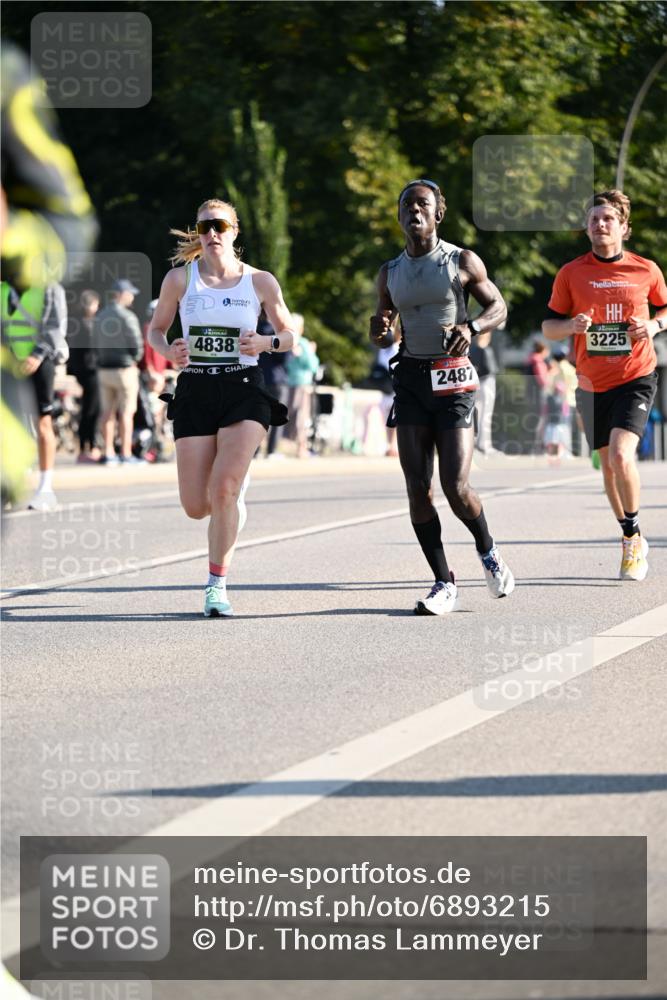 01.09.2024 - BARMER Alsterlauf Dr. Thomas Lammeyer http://msf.ph/oto/6893215 01.09.2024 09:26:55 Laufen 4838, 2487, 3225 meine-sportfotos.de