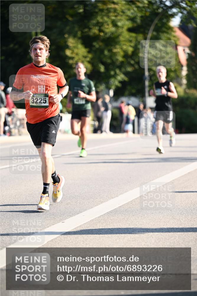 01.09.2024 - BARMER Alsterlauf Dr. Thomas Lammeyer http://msf.ph/oto/6893226 01.09.2024 09:26:56 Laufen 3225 meine-sportfotos.de