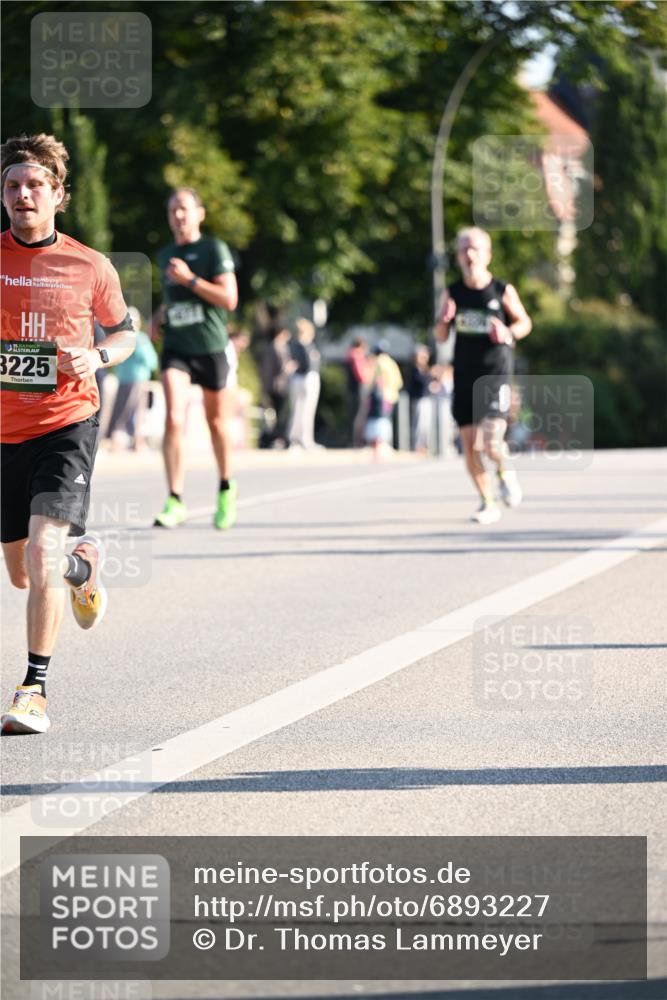 01.09.2024 - BARMER Alsterlauf Dr. Thomas Lammeyer http://msf.ph/oto/6893227 01.09.2024 09:26:57 Laufen 3225 meine-sportfotos.de