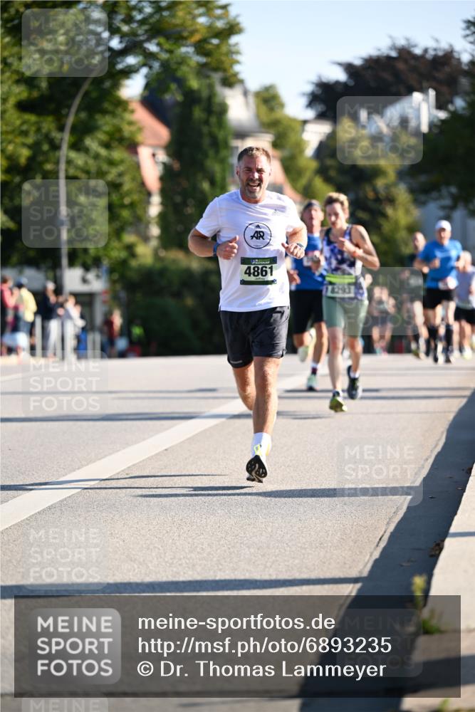 01.09.2024 - BARMER Alsterlauf Dr. Thomas Lammeyer http://msf.ph/oto/6893235 01.09.2024 09:26:58 Laufen 4861, 18293 meine-sportfotos.de