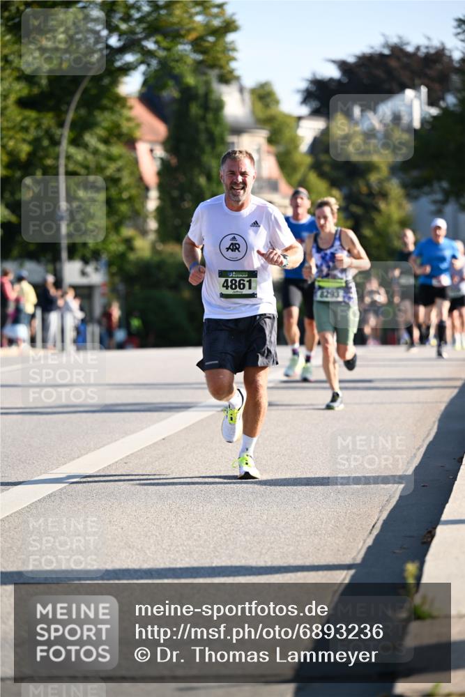 01.09.2024 - BARMER Alsterlauf Dr. Thomas Lammeyer http://msf.ph/oto/6893236 01.09.2024 09:26:58 Laufen 4861, 8293 meine-sportfotos.de