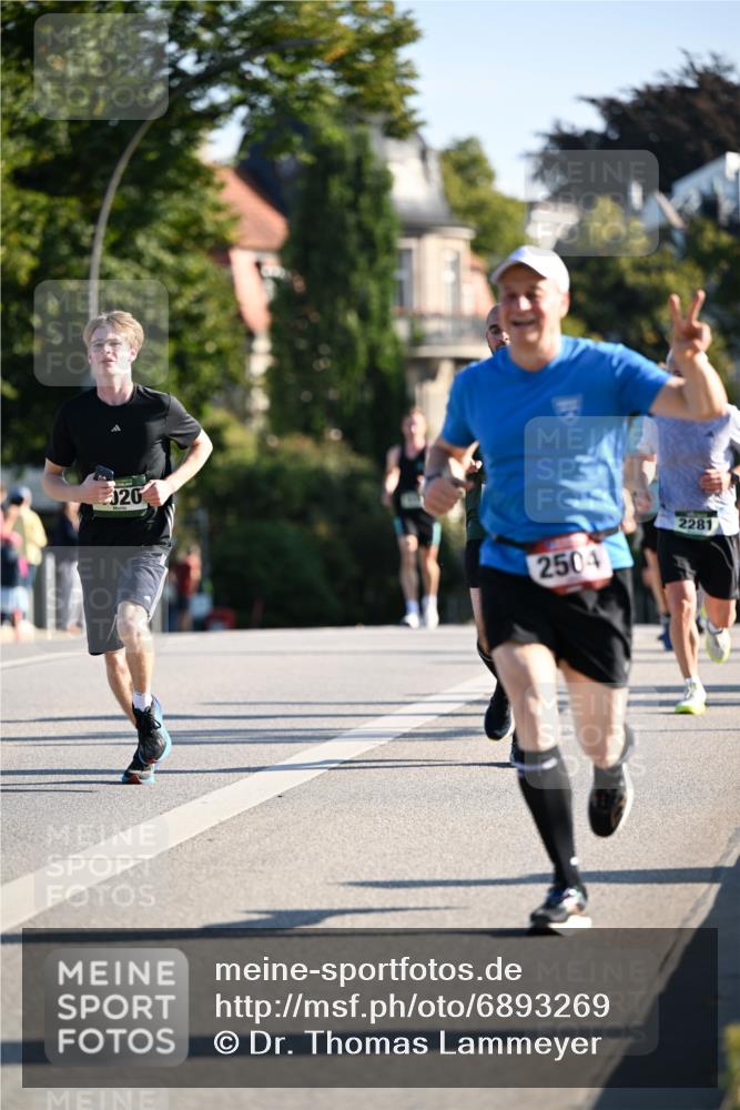 01.09.2024 - BARMER Alsterlauf Dr. Thomas Lammeyer http://msf.ph/oto/6893269 01.09.2024 09:27:04 Laufen 020, 2504, 2281 meine-sportfotos.de