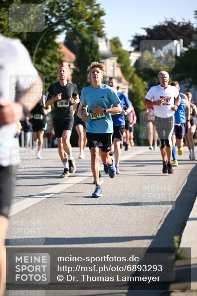 01.09.2024 - BARMER Alsterlauf Dr. Thomas Lammeyer http://msf.ph/oto/6893293 01.09.2024 09:27:09 Laufen 2090, 2873, 387 meine-sportfotos.de