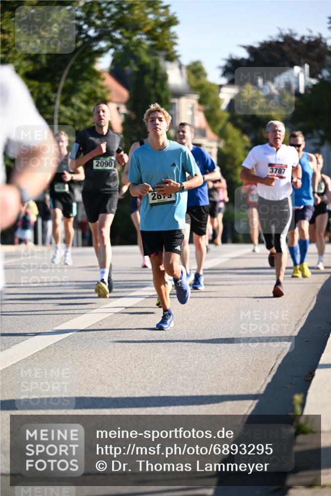 01.09.2024 - BARMER Alsterlauf Dr. Thomas Lammeyer http://msf.ph/oto/6893295 01.09.2024 09:27:09 Laufen 2090, 283, 3787 meine-sportfotos.de