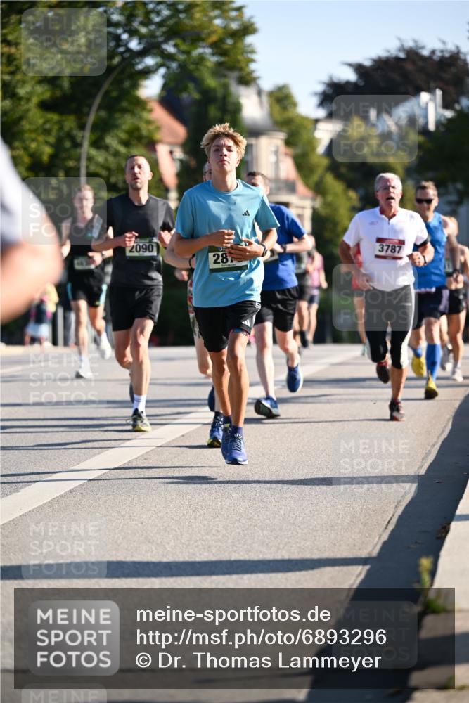 01.09.2024 - BARMER Alsterlauf Dr. Thomas Lammeyer http://msf.ph/oto/6893296 01.09.2024 09:27:09 Laufen 2090, 28, 3787 meine-sportfotos.de