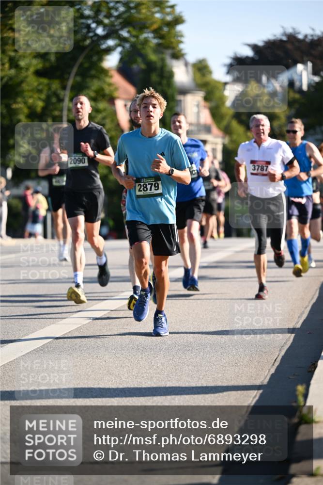 01.09.2024 - BARMER Alsterlauf Dr. Thomas Lammeyer http://msf.ph/oto/6893298 01.09.2024 09:27:09 Laufen 2090, 2879, 3787 meine-sportfotos.de