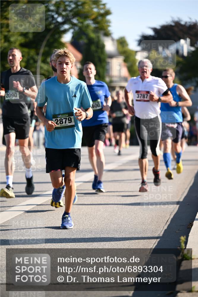 01.09.2024 - BARMER Alsterlauf Dr. Thomas Lammeyer http://msf.ph/oto/6893304 01.09.2024 09:27:10 Laufen 2090, 2879, 400, 3787 meine-sportfotos.de