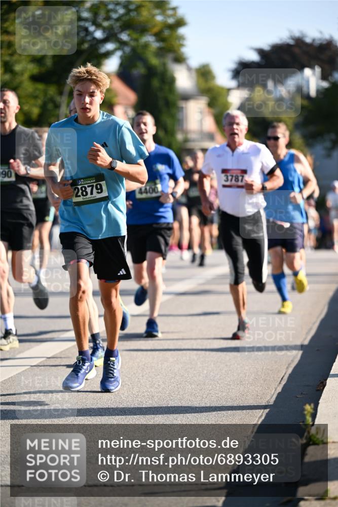 01.09.2024 - BARMER Alsterlauf Dr. Thomas Lammeyer http://msf.ph/oto/6893305 01.09.2024 09:27:10 Laufen 90, 35, 2879, 4400, 3787 meine-sportfotos.de