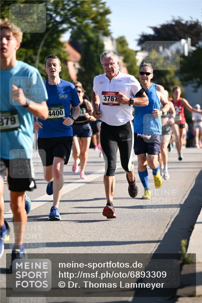 01.09.2024 - BARMER Alsterlauf Dr. Thomas Lammeyer http://msf.ph/oto/6893309 01.09.2024 09:27:11 Laufen 35, 3787, 879, 4400 meine-sportfotos.de