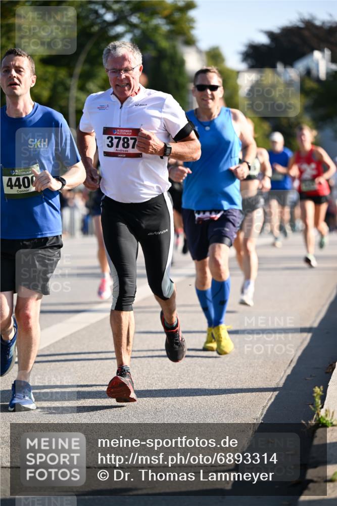 01.09.2024 - BARMER Alsterlauf Dr. Thomas Lammeyer http://msf.ph/oto/6893314 01.09.2024 09:27:12 Laufen 35, 3787, 35, 4400 meine-sportfotos.de