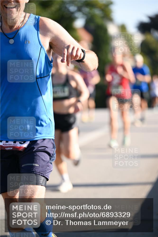 01.09.2024 - BARMER Alsterlauf Dr. Thomas Lammeyer http://msf.ph/oto/6893329 01.09.2024 09:27:14 Laufen  meine-sportfotos.de