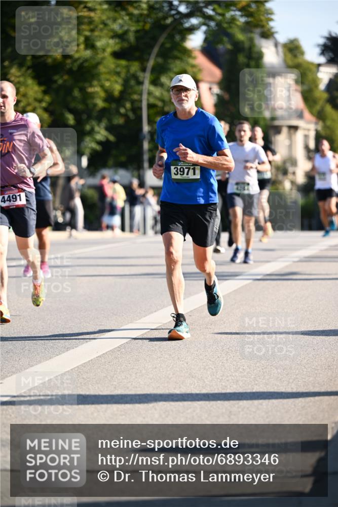01.09.2024 - BARMER Alsterlauf Dr. Thomas Lammeyer http://msf.ph/oto/6893346 01.09.2024 09:27:16 Laufen 4491, 3971 meine-sportfotos.de