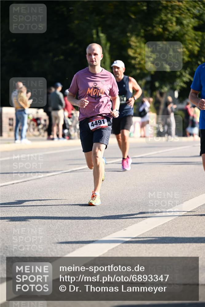 01.09.2024 - BARMER Alsterlauf Dr. Thomas Lammeyer http://msf.ph/oto/6893347 01.09.2024 09:27:17 Laufen 4491 meine-sportfotos.de