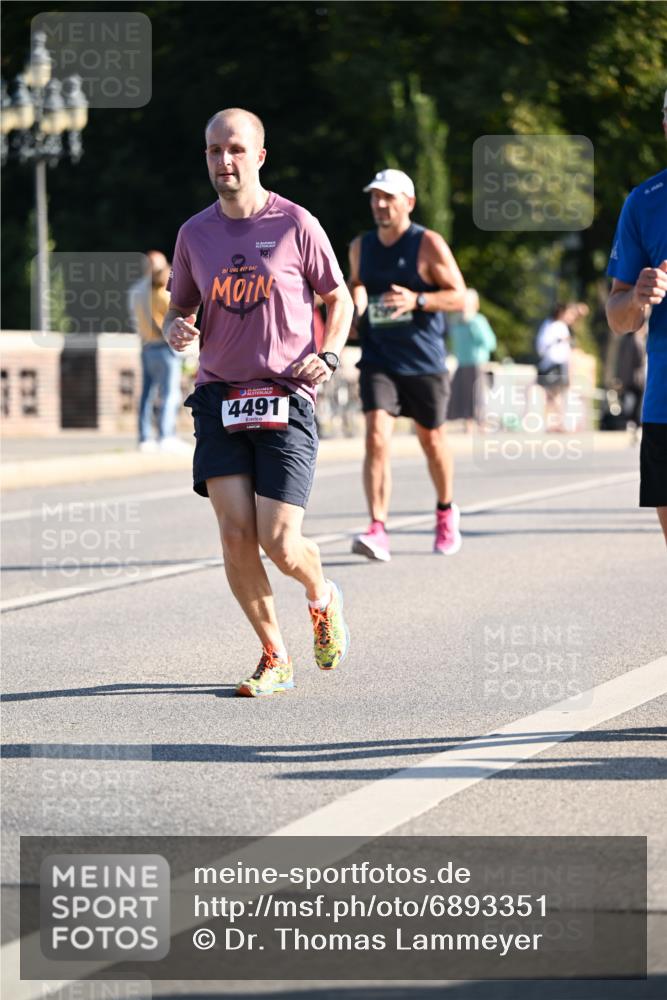 01.09.2024 - BARMER Alsterlauf Dr. Thomas Lammeyer http://msf.ph/oto/6893351 01.09.2024 09:27:17 Laufen 19, 4491 meine-sportfotos.de
