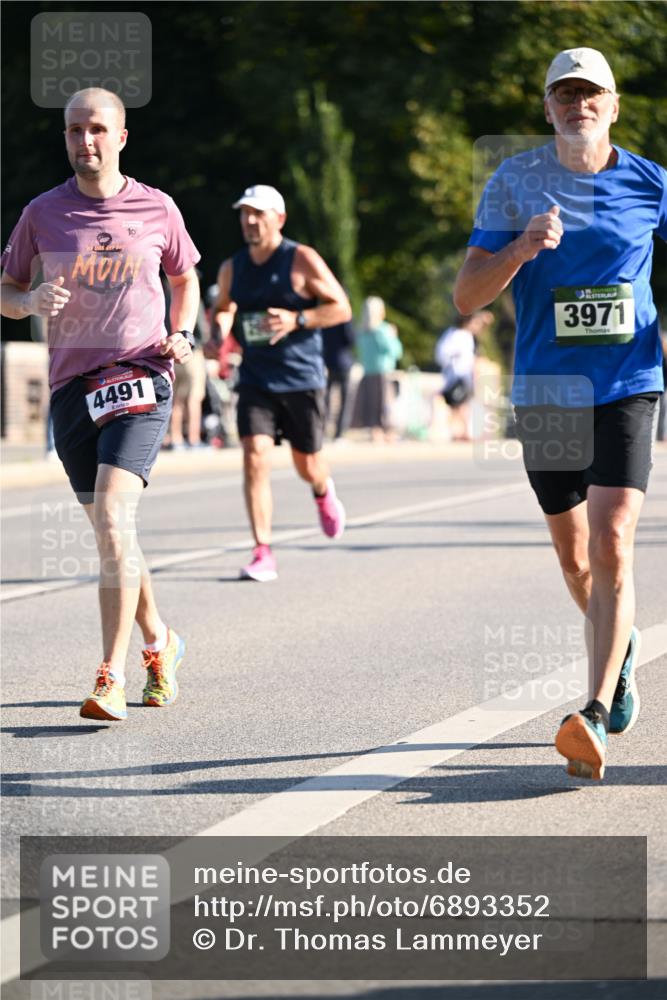01.09.2024 - BARMER Alsterlauf Dr. Thomas Lammeyer http://msf.ph/oto/6893352 01.09.2024 09:27:17 Laufen 4491, 3971 meine-sportfotos.de