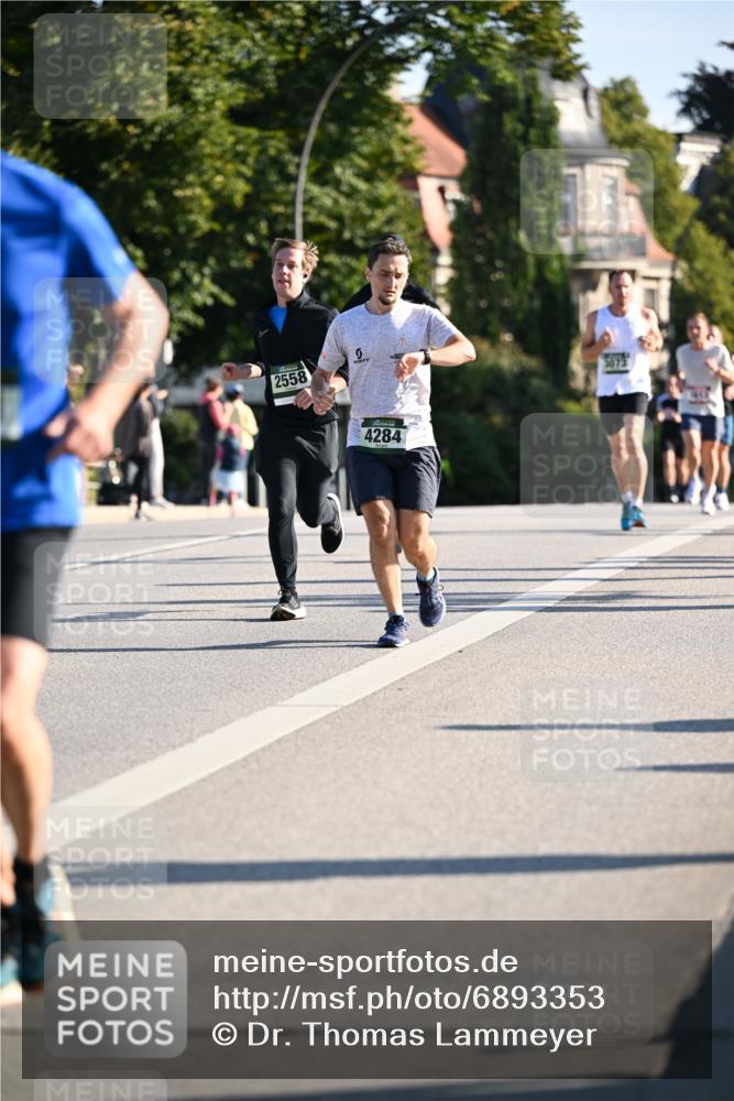 01.09.2024 - BARMER Alsterlauf Dr. Thomas Lammeyer http://msf.ph/oto/6893353 01.09.2024 09:27:18 Laufen 2558, 4284, 3073 meine-sportfotos.de