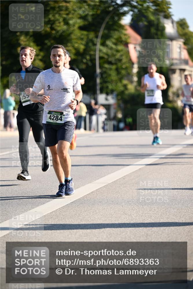 01.09.2024 - BARMER Alsterlauf Dr. Thomas Lammeyer http://msf.ph/oto/6893363 01.09.2024 09:27:19 Laufen 255, 2019, 4284 meine-sportfotos.de